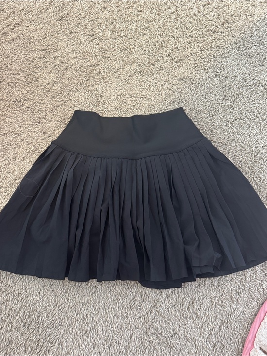 ALO Yoga Dresses & Skirts - ALO Yoga Black Pleated Circle Skater Skirt